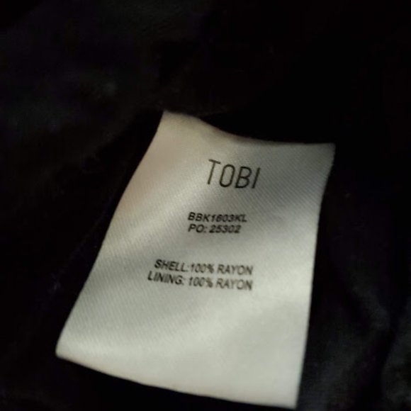 Black Maxi Skirt with Slit and Zipper Closure, Size Medium - Picture 4 of 6